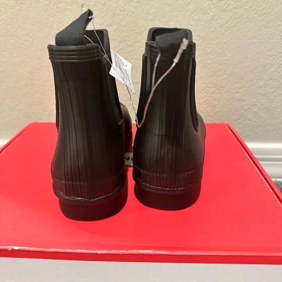 Hunter Black Chelsea Rain Boots Size 8 - Picture 5 of 7